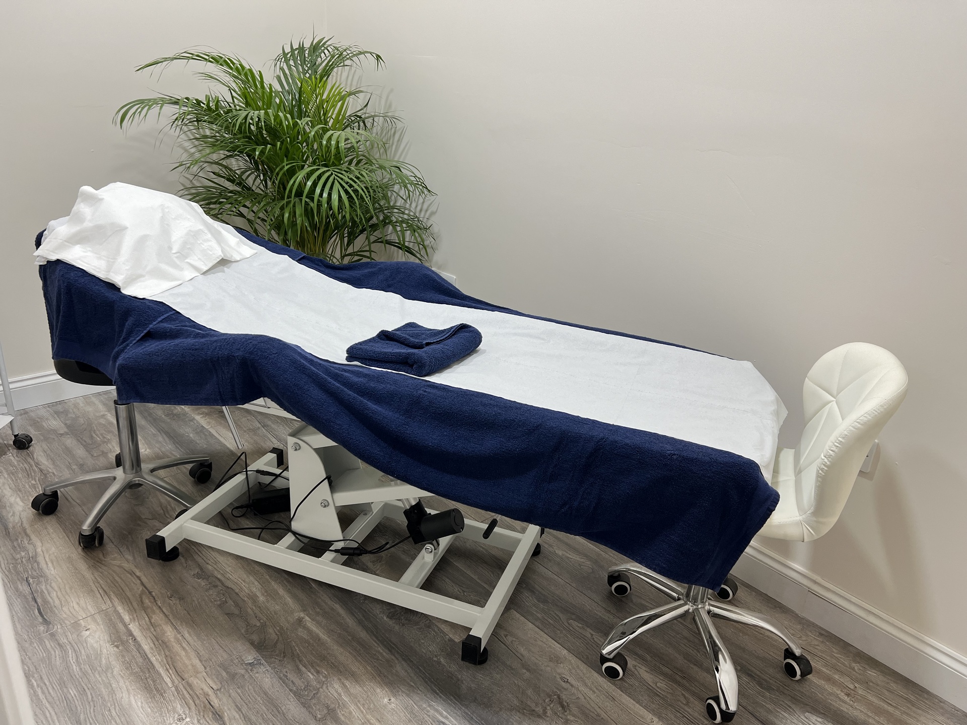 Nikee's Beauty Bar Waxing